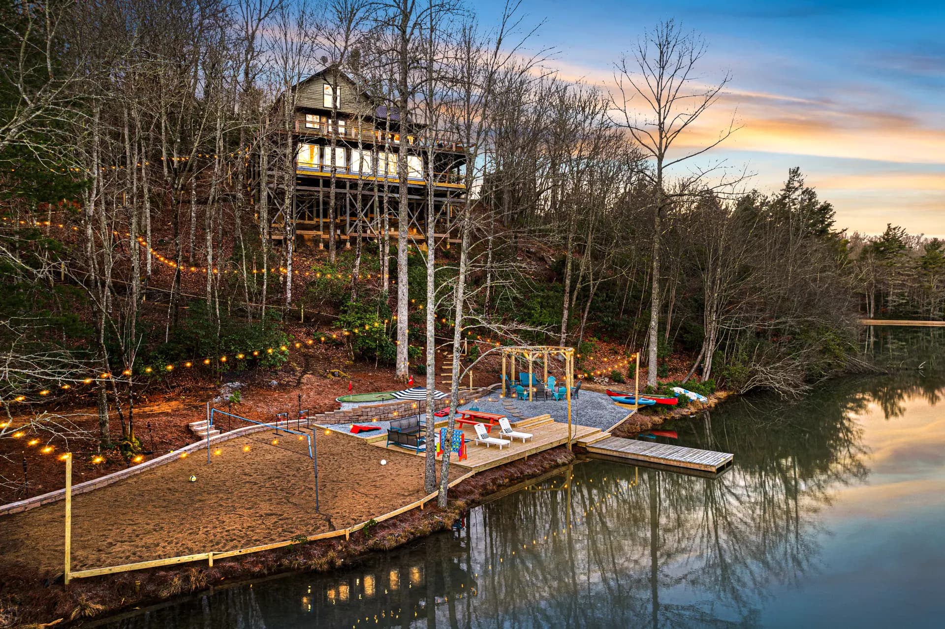 7 Must-Have Amenities in Luxury Cabin Rentals Near Asheville, NC (Hot Tubs, Fireplaces & More)